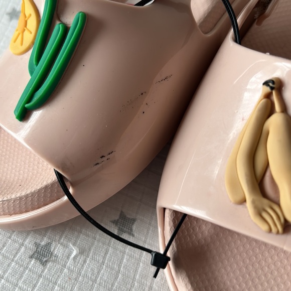 Mini Melissa+Tarsila Do Amaral Slides - Picture 5 of 12